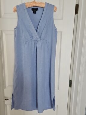 Tahari Powder Blue Sleeveless V-Neck Linen-Blend Dress